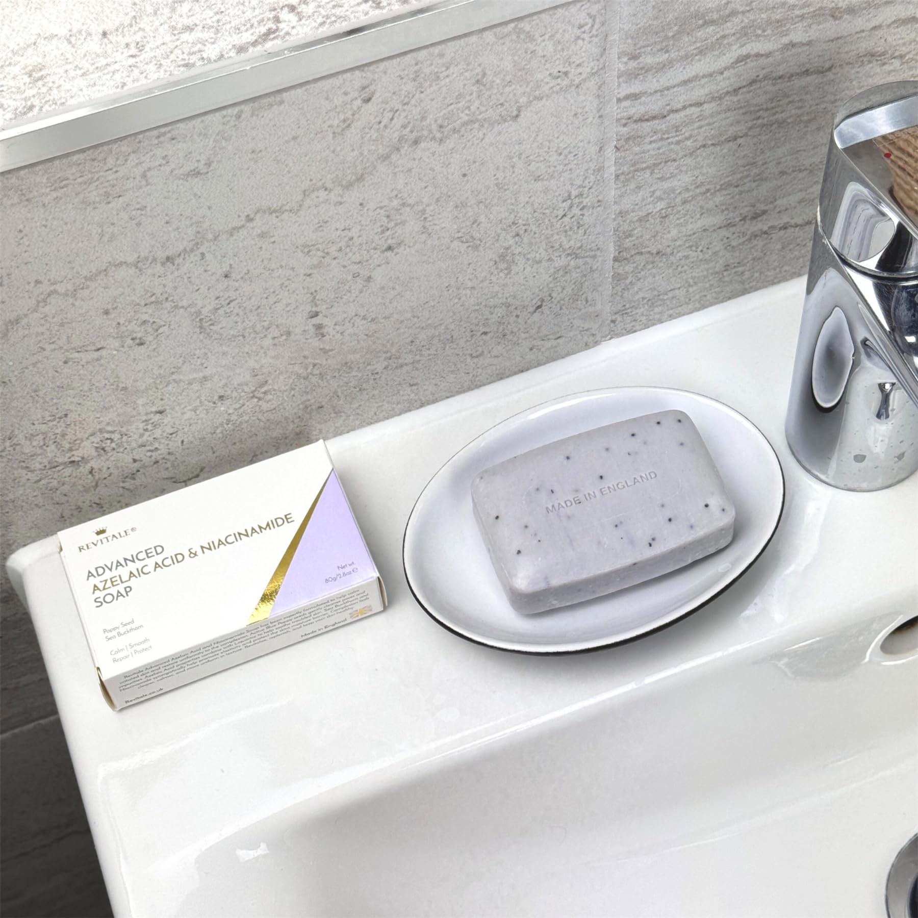REVITALE Niacinamide maintains moisture for balanced skin after cleansing