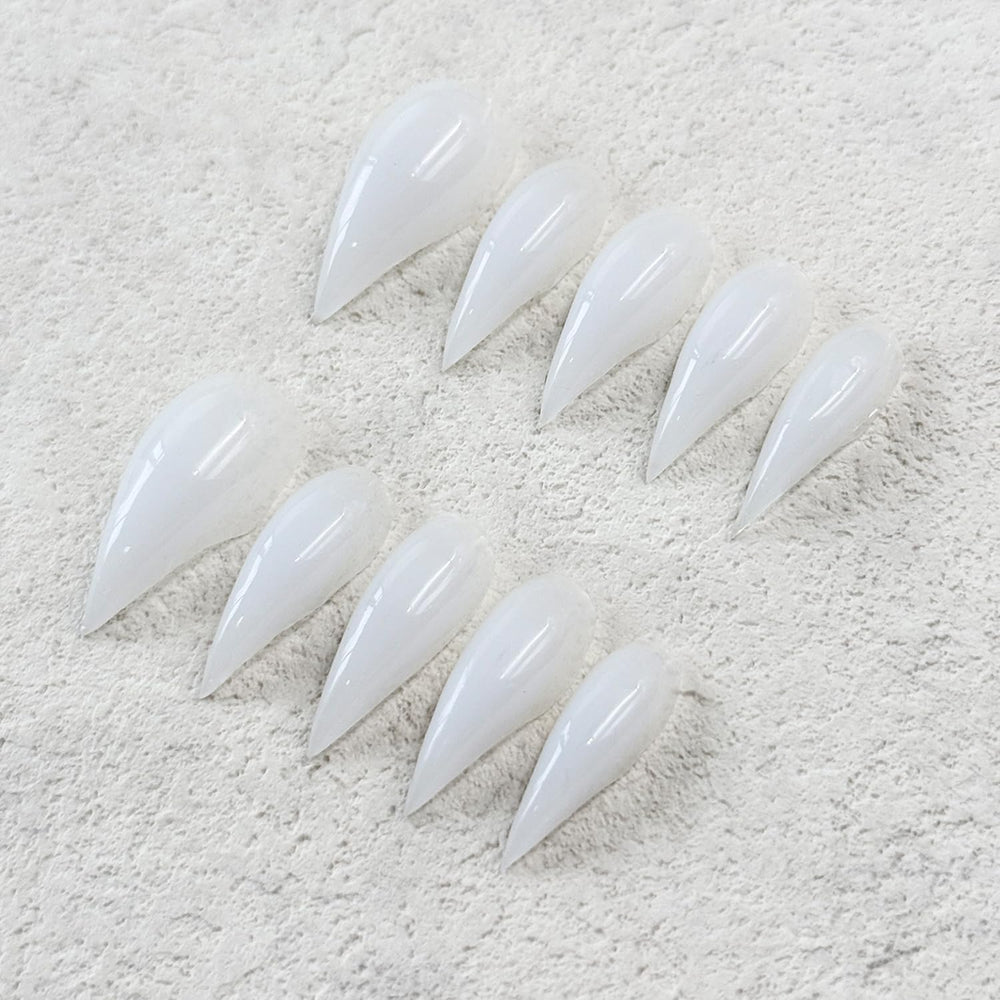 RIICFDD ABS acrylic material keeps nails light and durable.