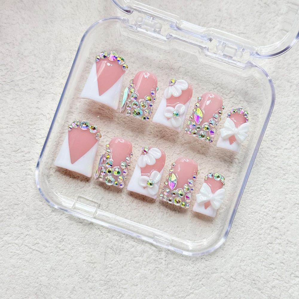 RIICFDD complete kit includes 10 nails, glue, and cuticle stick