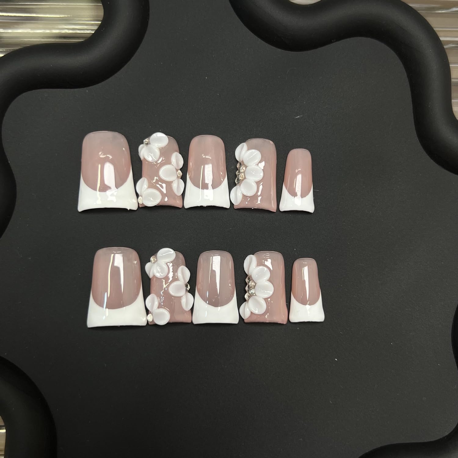RIICFDD duck press on nails adhesive glue provides secure fast wear.