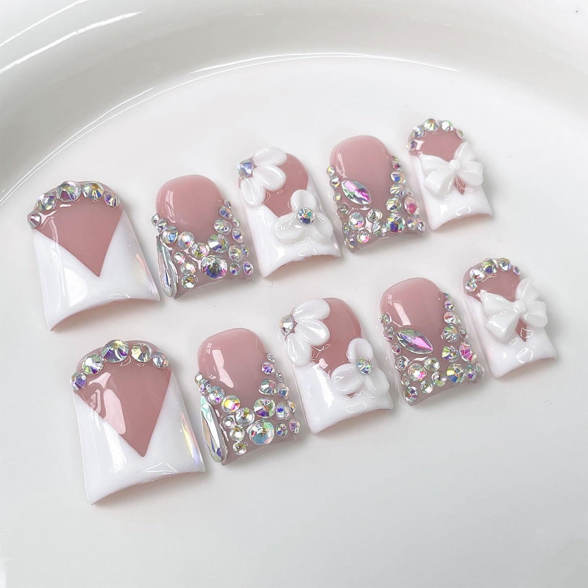 RIICFDD luxury rhinestone duck press-on nails for an instant glamorous look