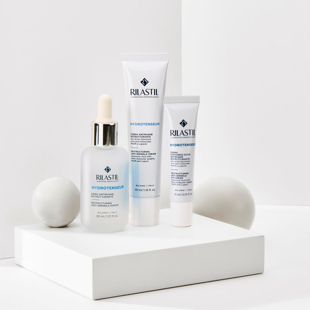 Rilastil Hydrotenseur eye contour cream dispense demonstrates controlled, gentle application