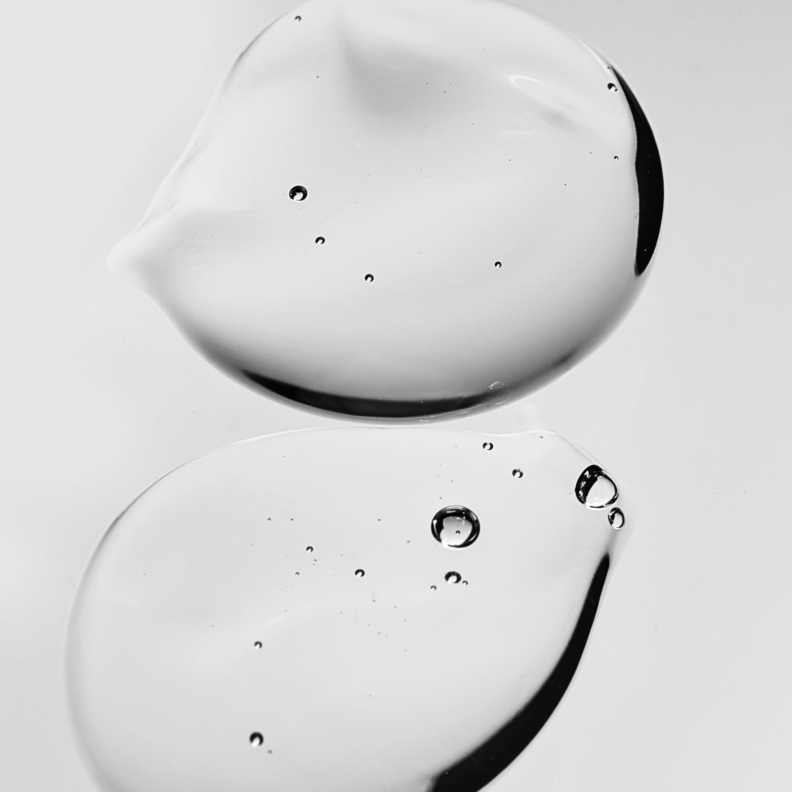 Rilastil Xerolact hand-application shows soothing cleansing for dry skin.