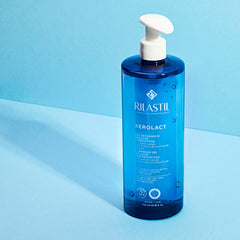 Rilastil Xerolact texture close-up highlights a delicate gel for irritated skin.