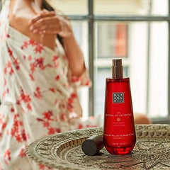 Texture of RITUALS Dry Oil VATA on skin showing light nourishment