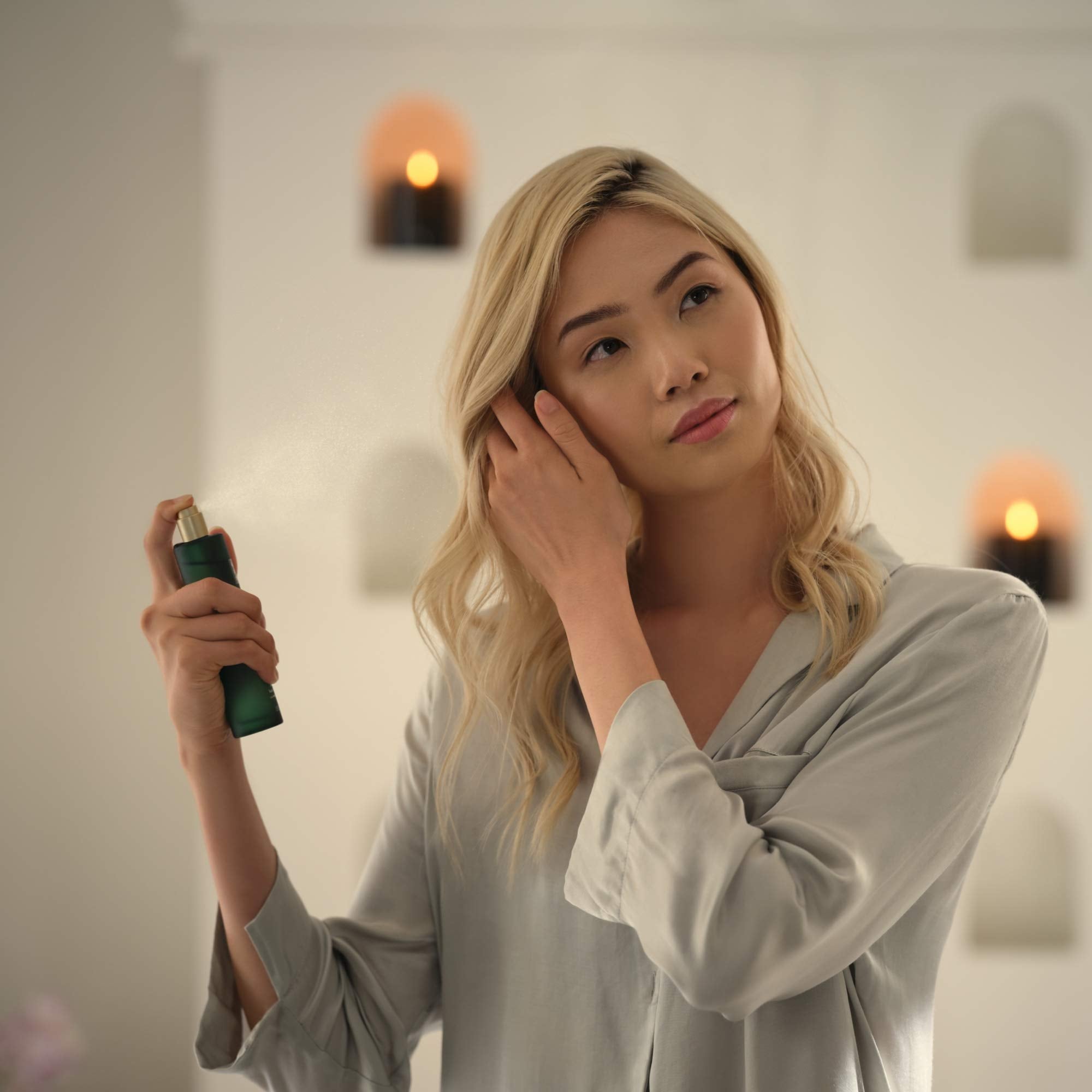 RITUALS The Ritual of Jing spray on skin for a soothing refresh.