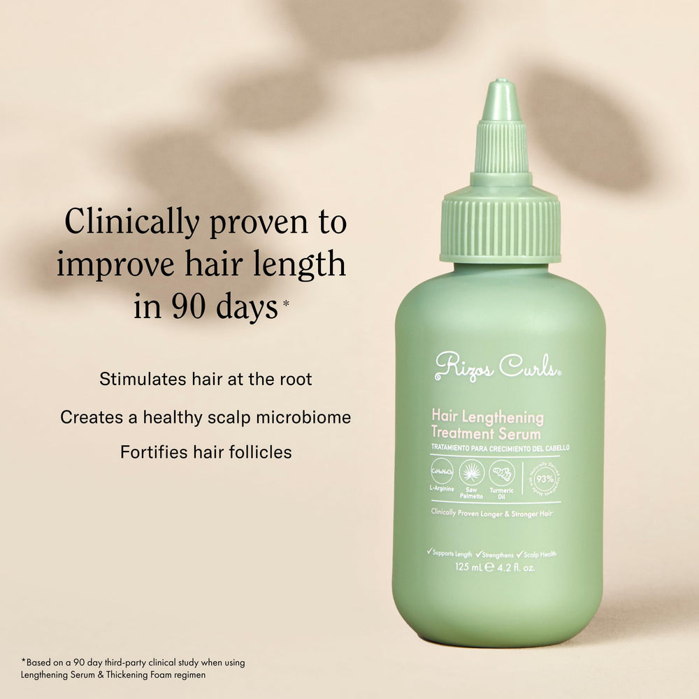 Rizos Curls applied on wet hair demonstrates simple, effective use.