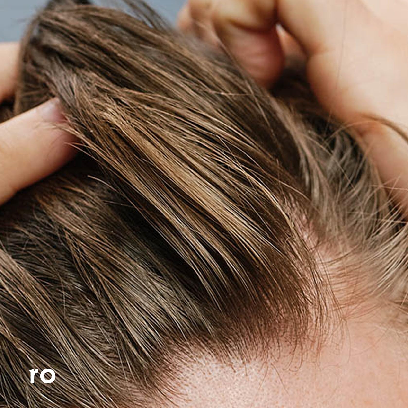Ro Men's Revive Shampoo with minty scent refreshes during use.