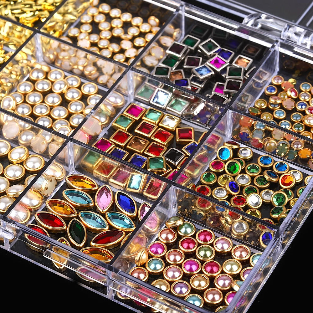 ROFIBUT Square-round 3D nail charms add elegant detail to nails.