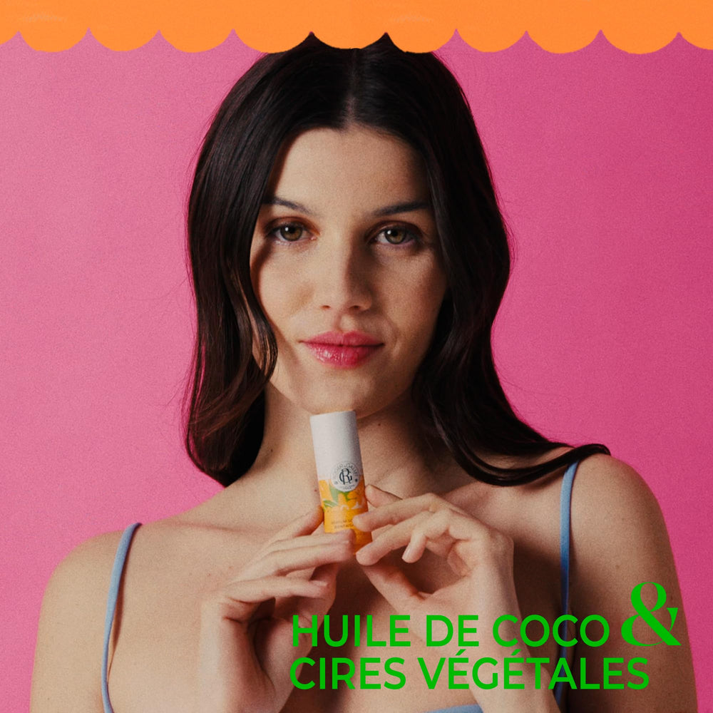 Rose oil and vegetal waxes give a skin-friendly, creamy texture when applied.