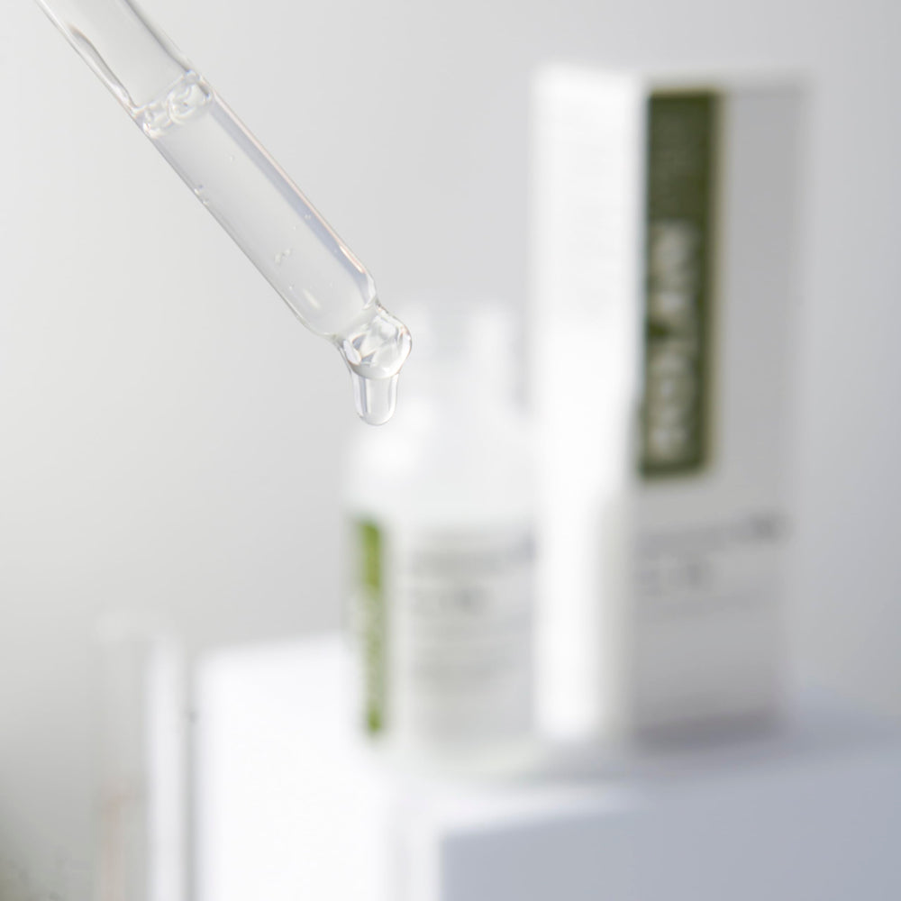 ROLANYIN serum texture closeup reveals lightweight finish for layering