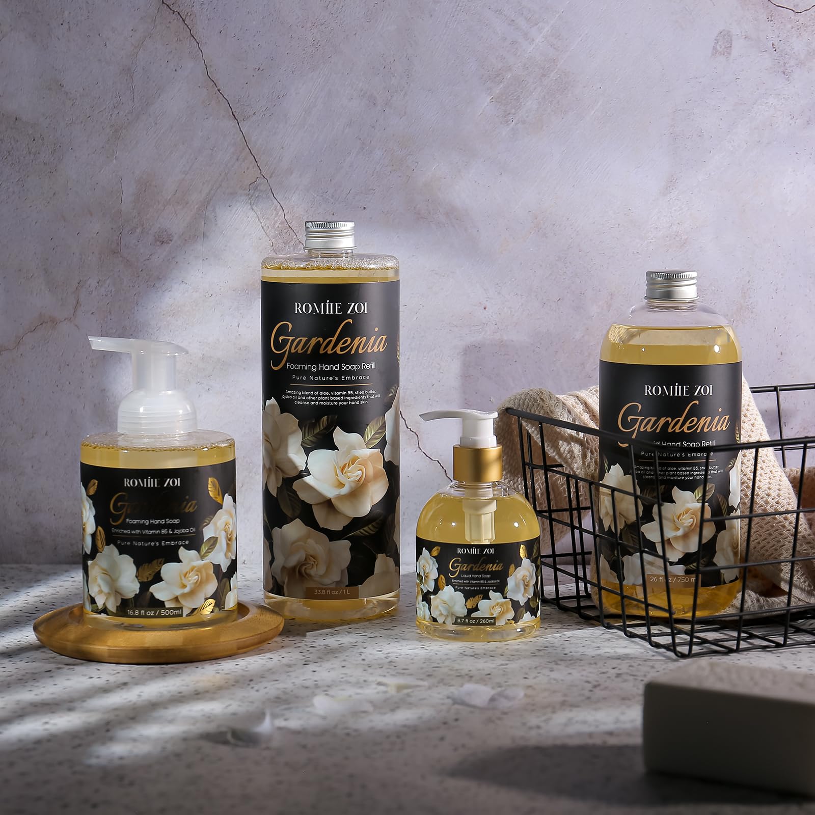 ROMIIE ZOI hand washing moment with creamy foam