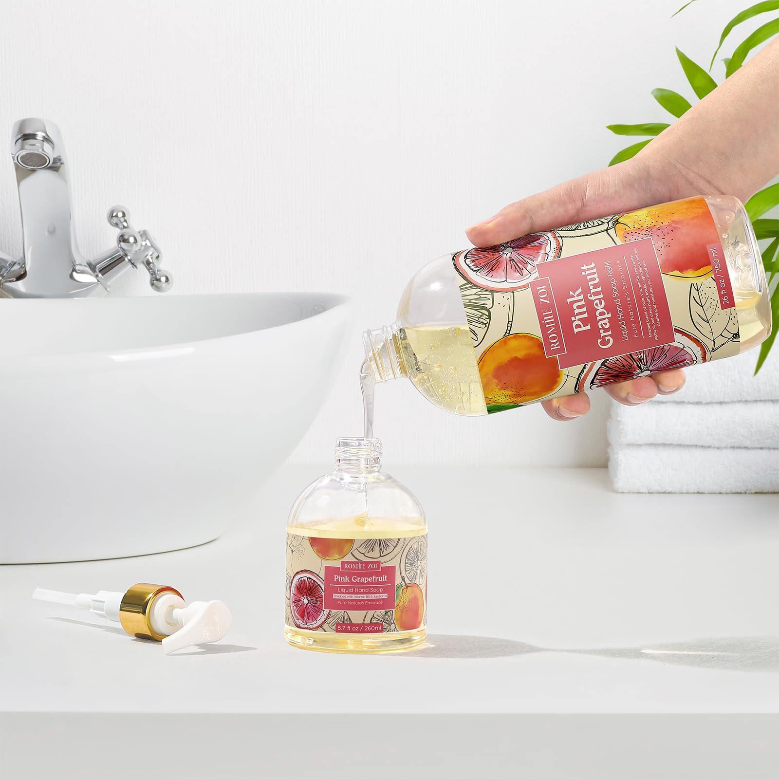 JOJOBA OIL enriched ROMIIE ZOI soap provides gentle moisture.