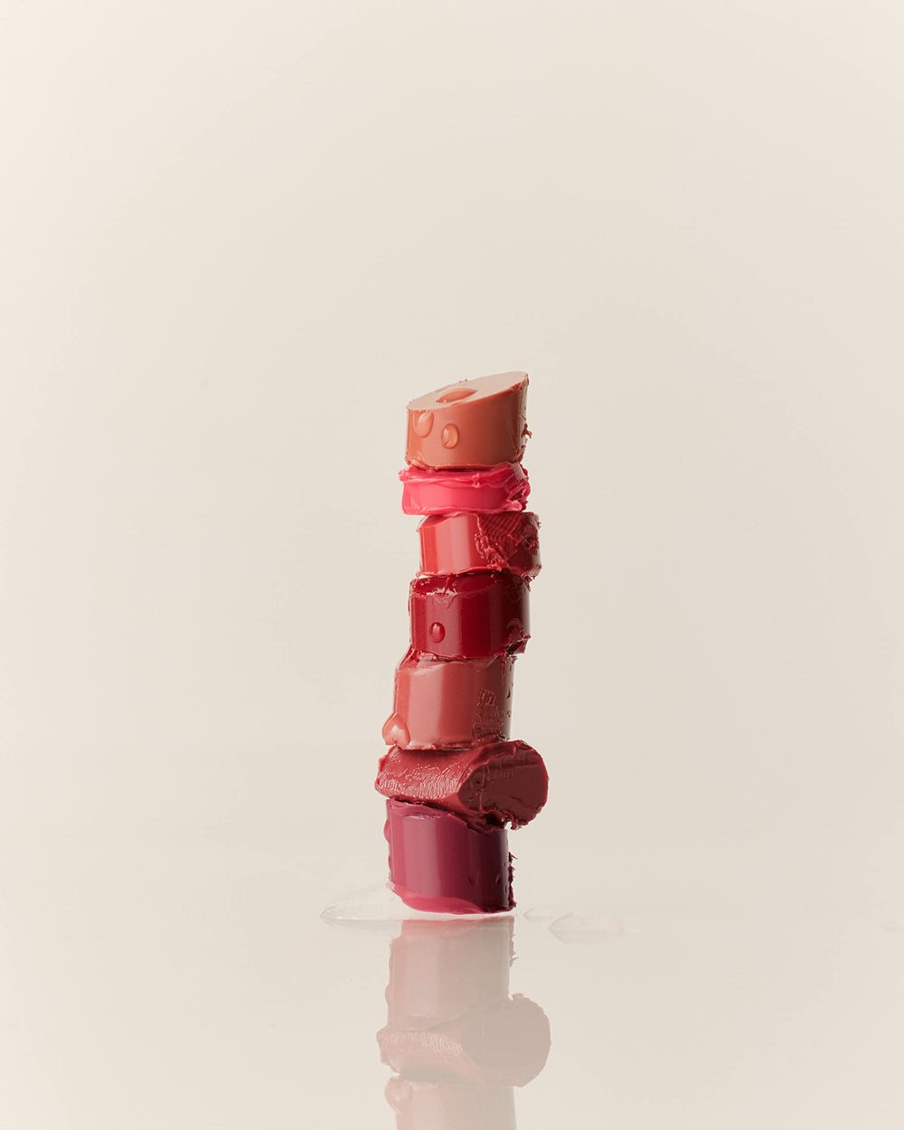 rom&nd Glasting Melting Lip Balm 05 Micro-Control dispense allows precise, small-amount application.
