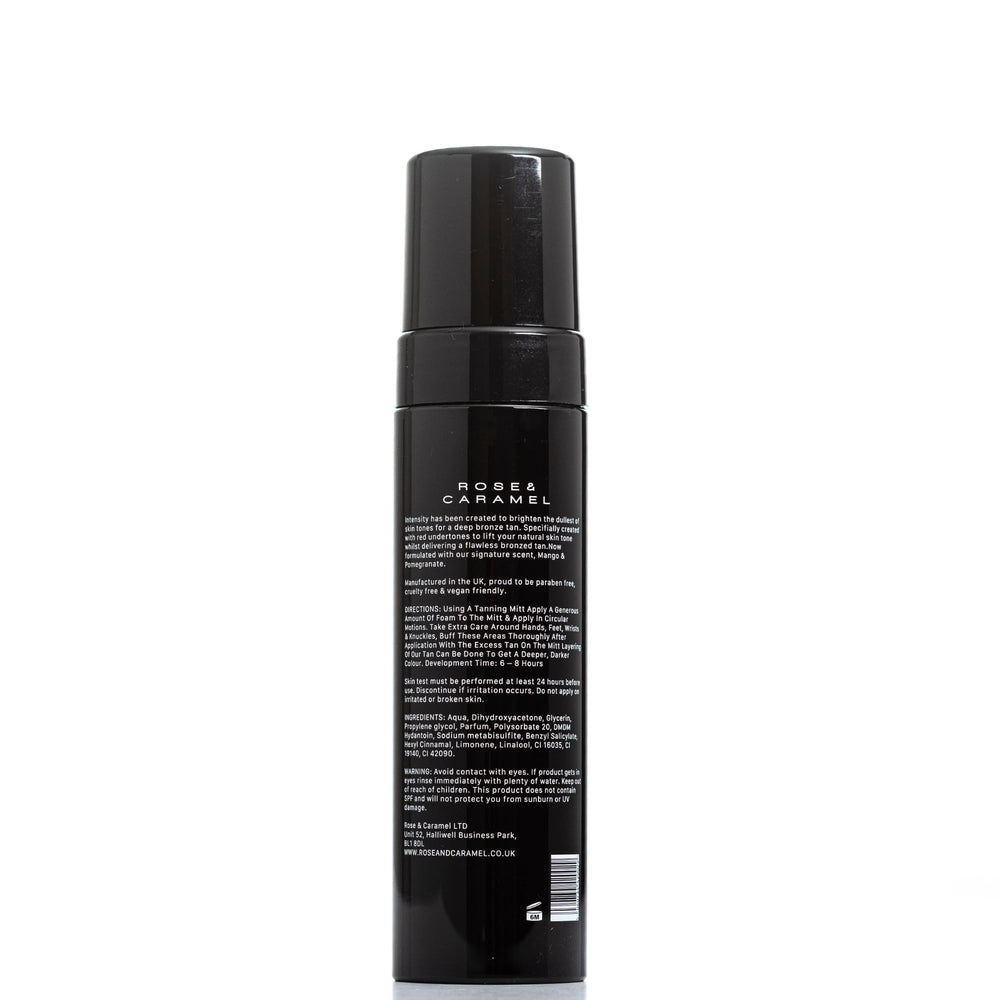 Deluxe Tanning Mitt demonstrates smooth, even coverage for streak-free application.