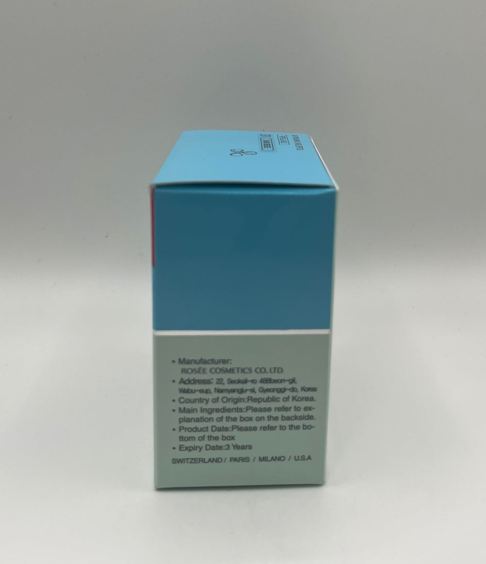 Rosee sebum control powder keeps makeup fresh throughout the day.