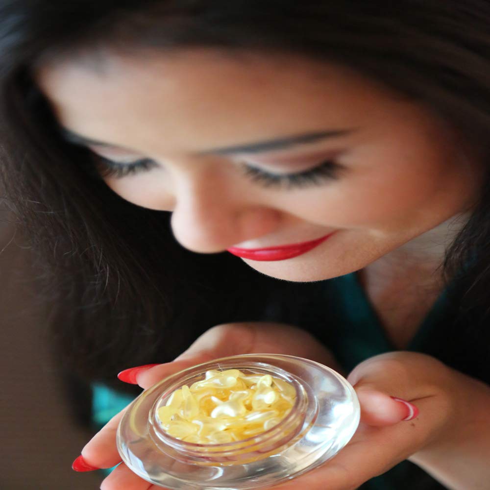 Rozgé Ceramide-C Serum texture swirl emphasizes luxurious and smooth feel