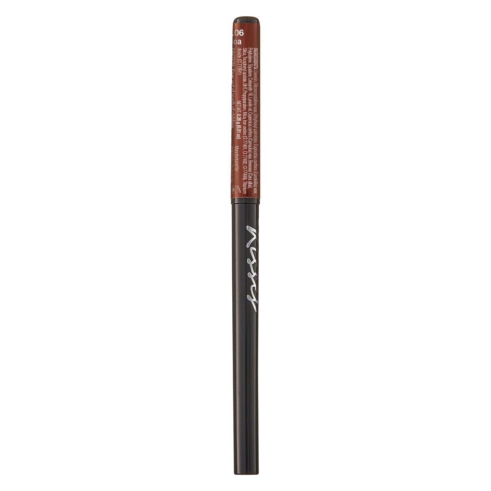 Close-up of Cocoa shade ready for daily, natural-looking definition.