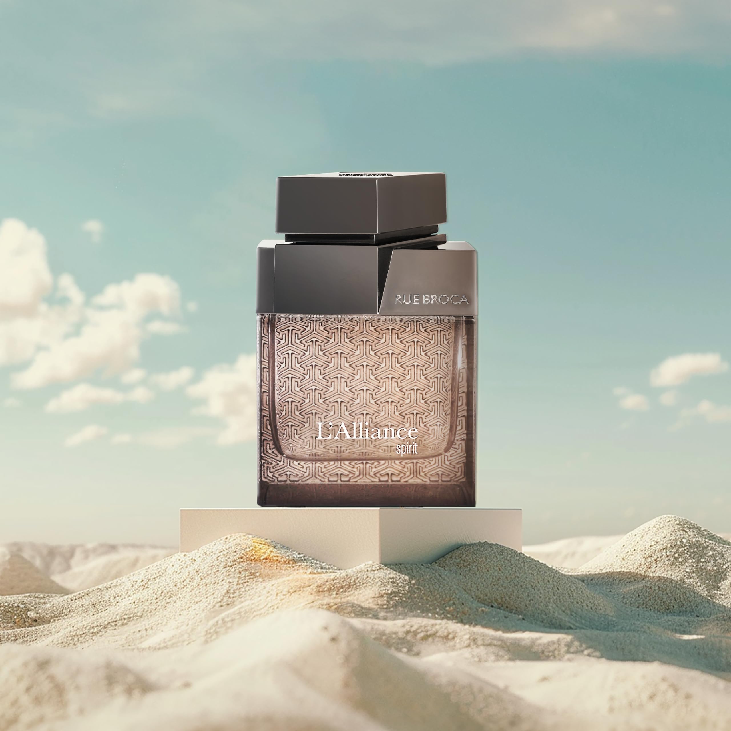 Rue Broca L'Alliance Spirit unisex versatility makes it suitable for daily and evening wear