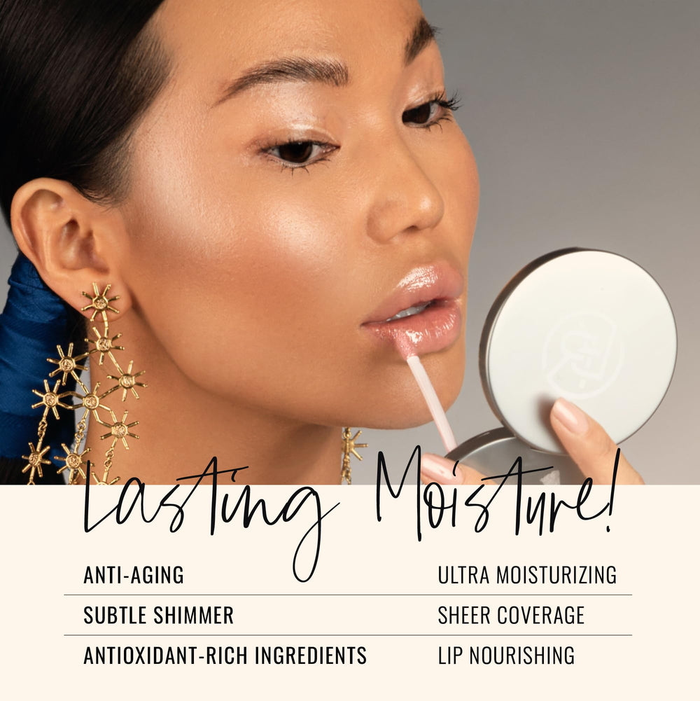 Runway Rogue vegan gloss antioxidant-rich closeup with green tea and chamomile extracts