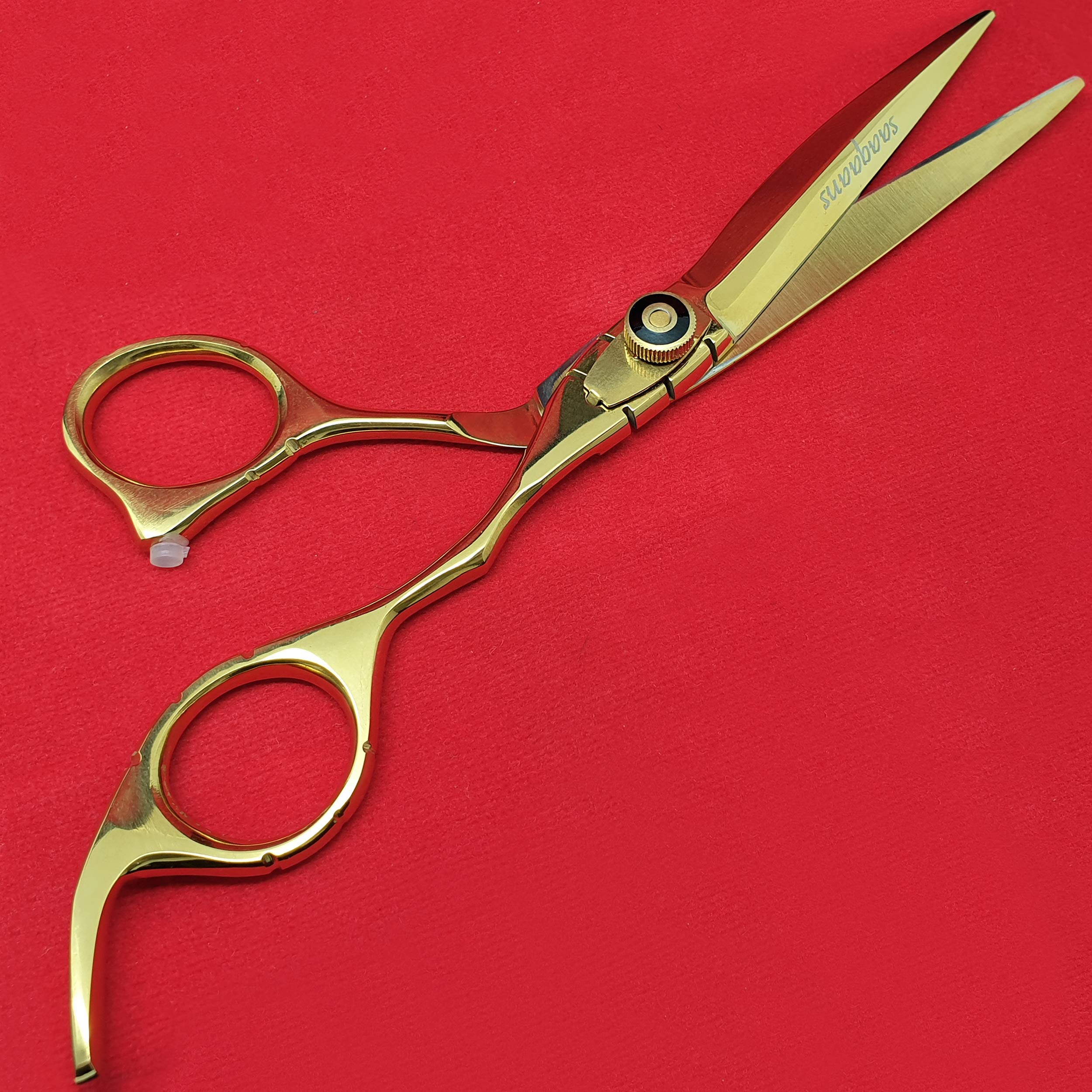 Saaqaans MSS-03 straight edge razor for precise edge work and clean lines.