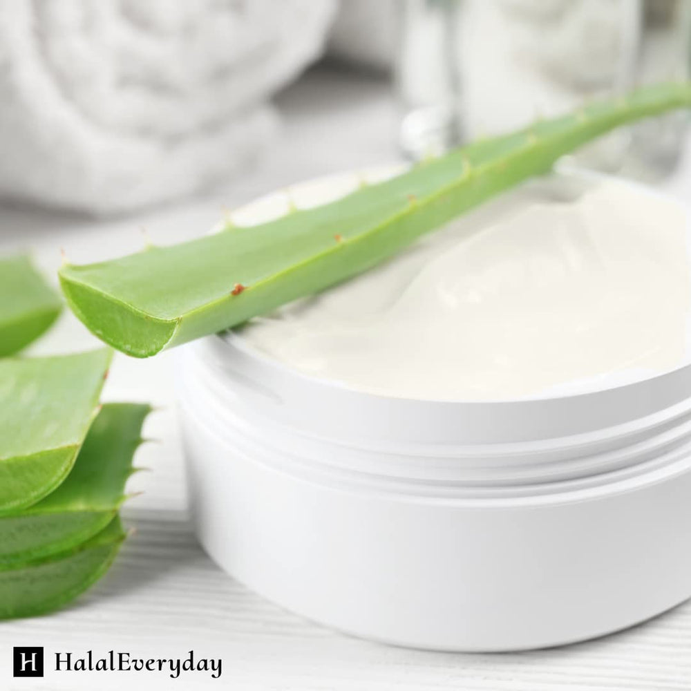 SAAQIN Aloe Vera Butter being applied to skin for daily moisturization