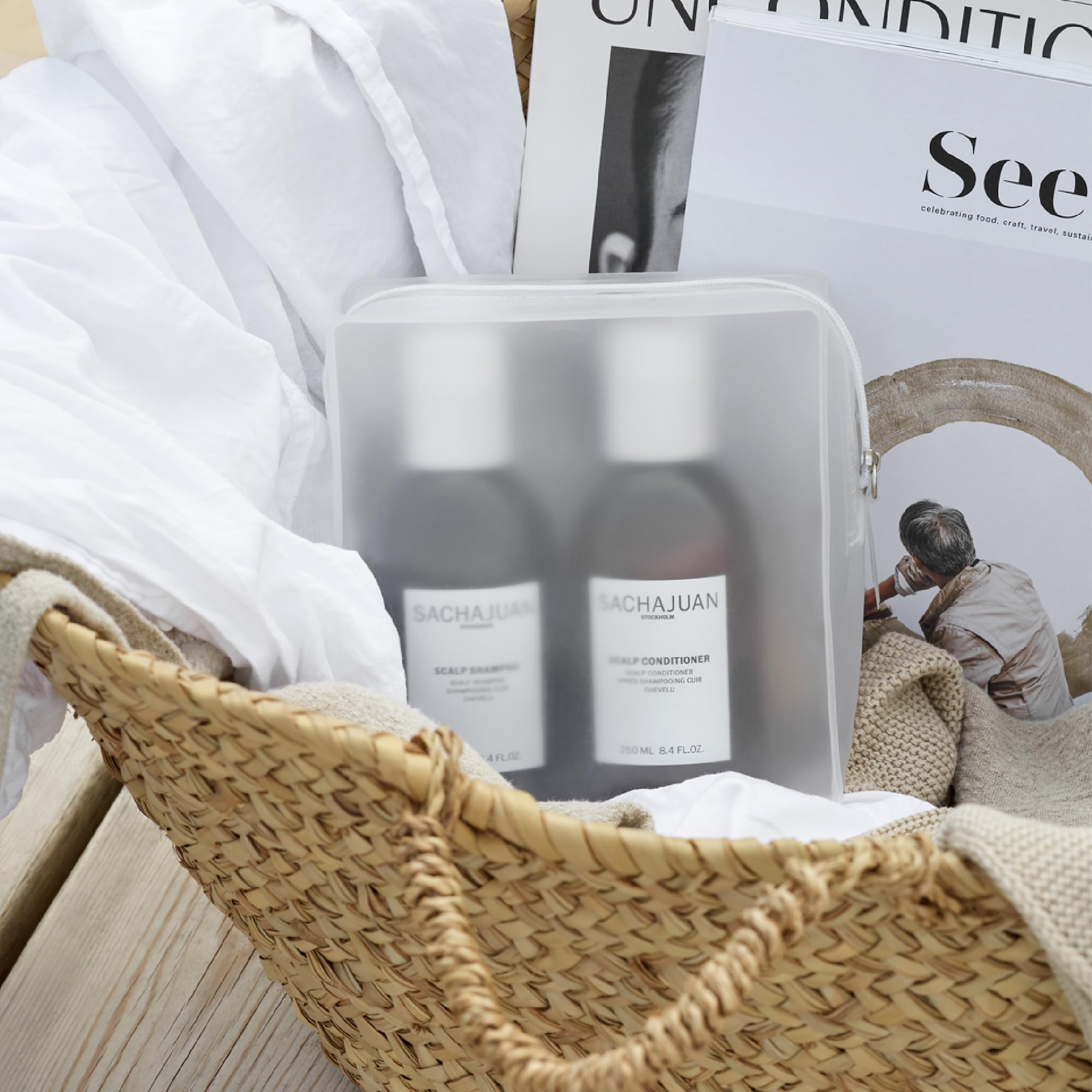 SACHAJUAN Ocean Silk Technology illustration suggests moisture retention and hair strength.