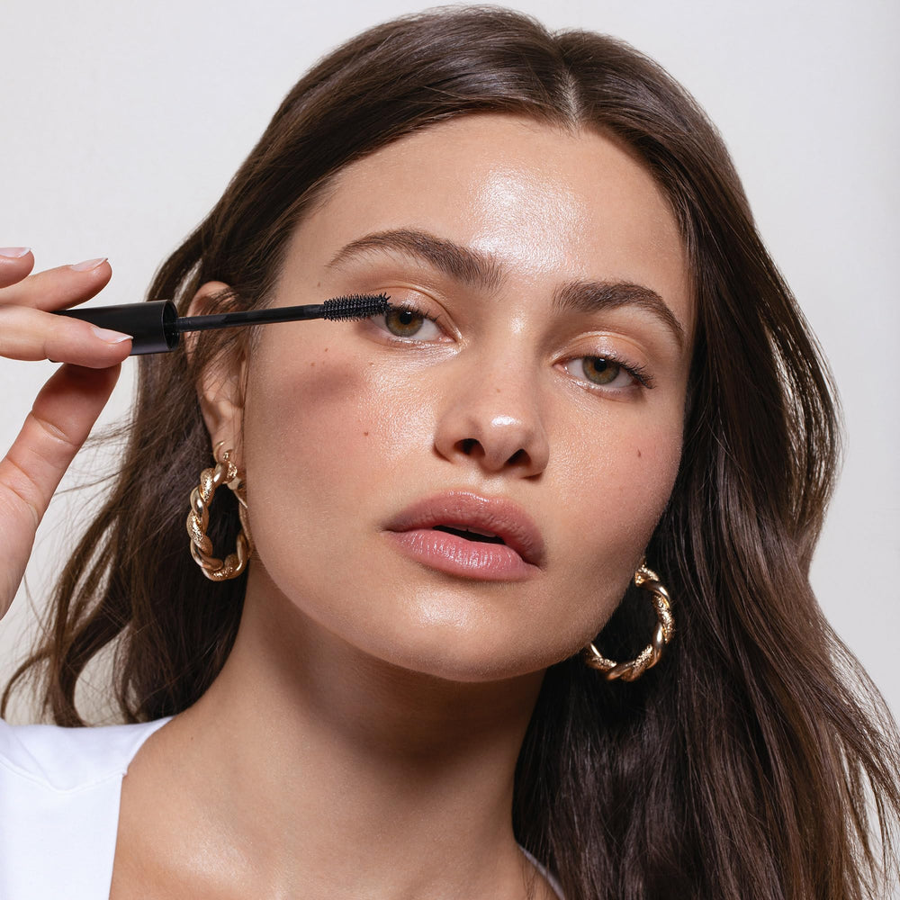 Saie Mascara 101 conditioned lashes after application