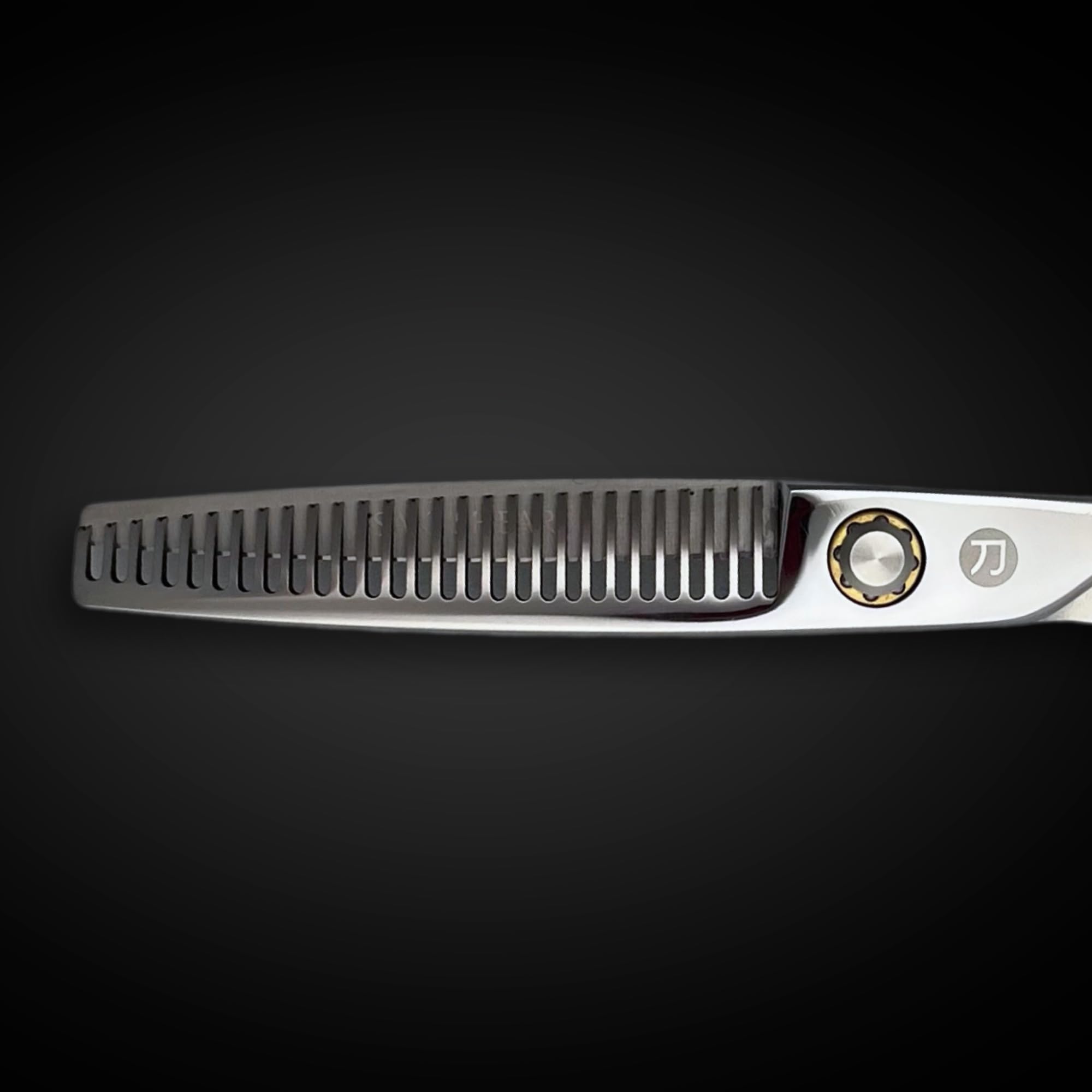 Saki Shears Musashi 6 inch size offers precise control for layering