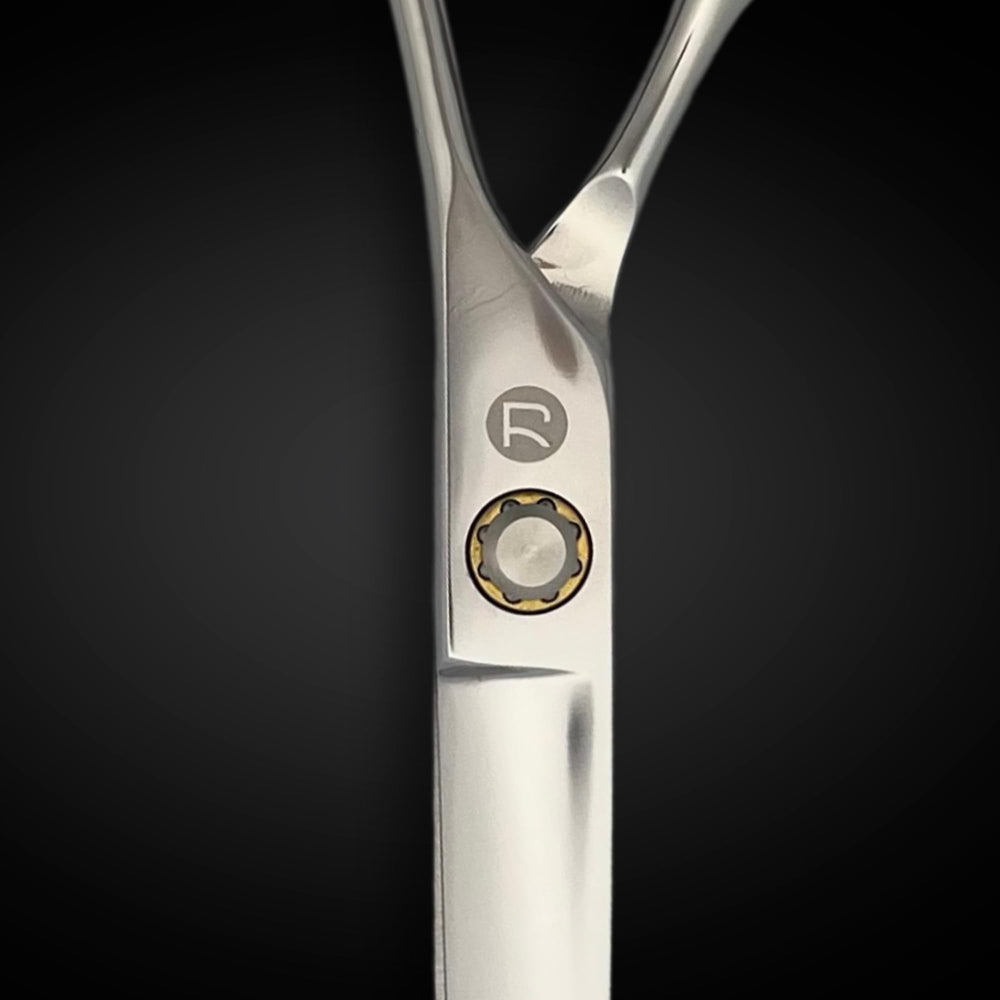 Saki Shears Musashi 7in in action for wet and dry cutting versatility