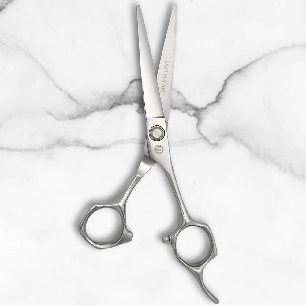 Saki Shears Musashi ergonomic handle designed for comfortable all-day use.