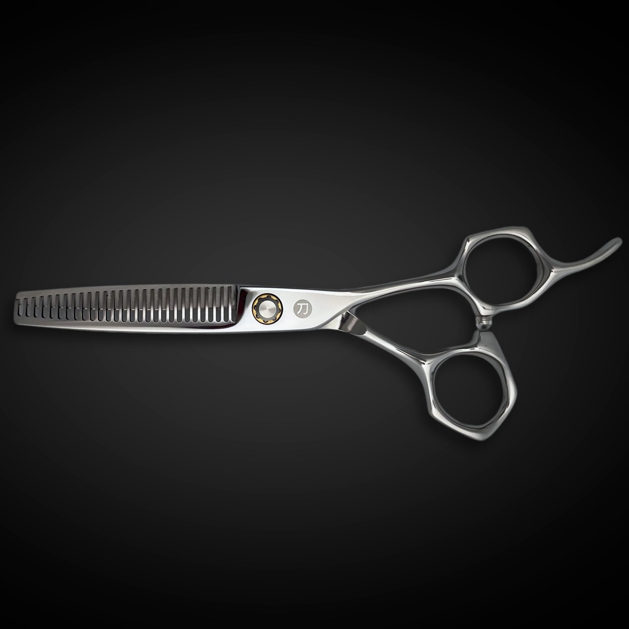 Saki Shears Musashi ergonomic handle designed for comfortable use