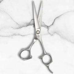 Saki Shears Musashi ergonomic handle designed for comfortable all-day use.