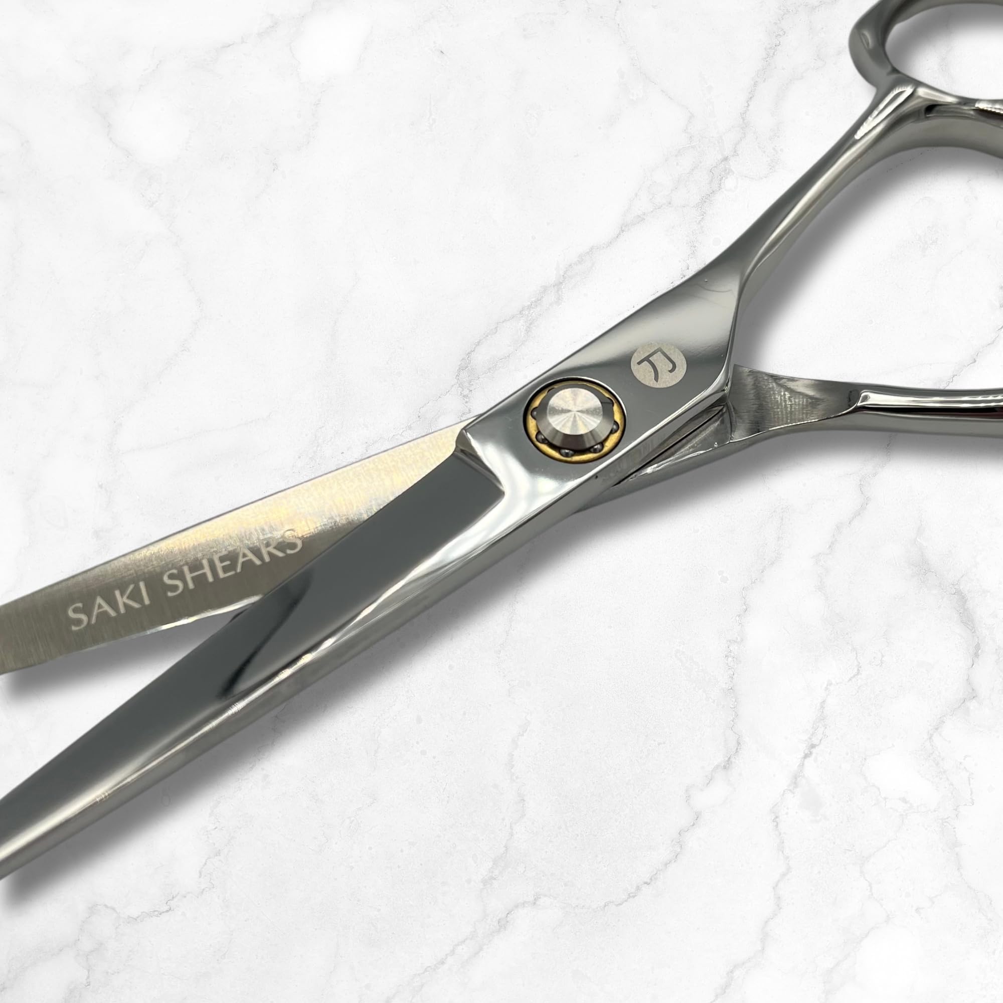 Saki Shears Musashi ready for wet cutting with smooth hair glide.