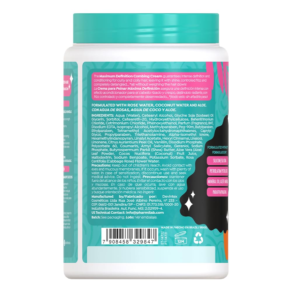 Salon Line Maximum Definition detangling action demonstrates easy comb through.