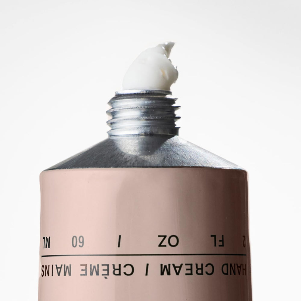 Salt and Stone saffron cedar aroma close-up captures warm, inviting scent profile.