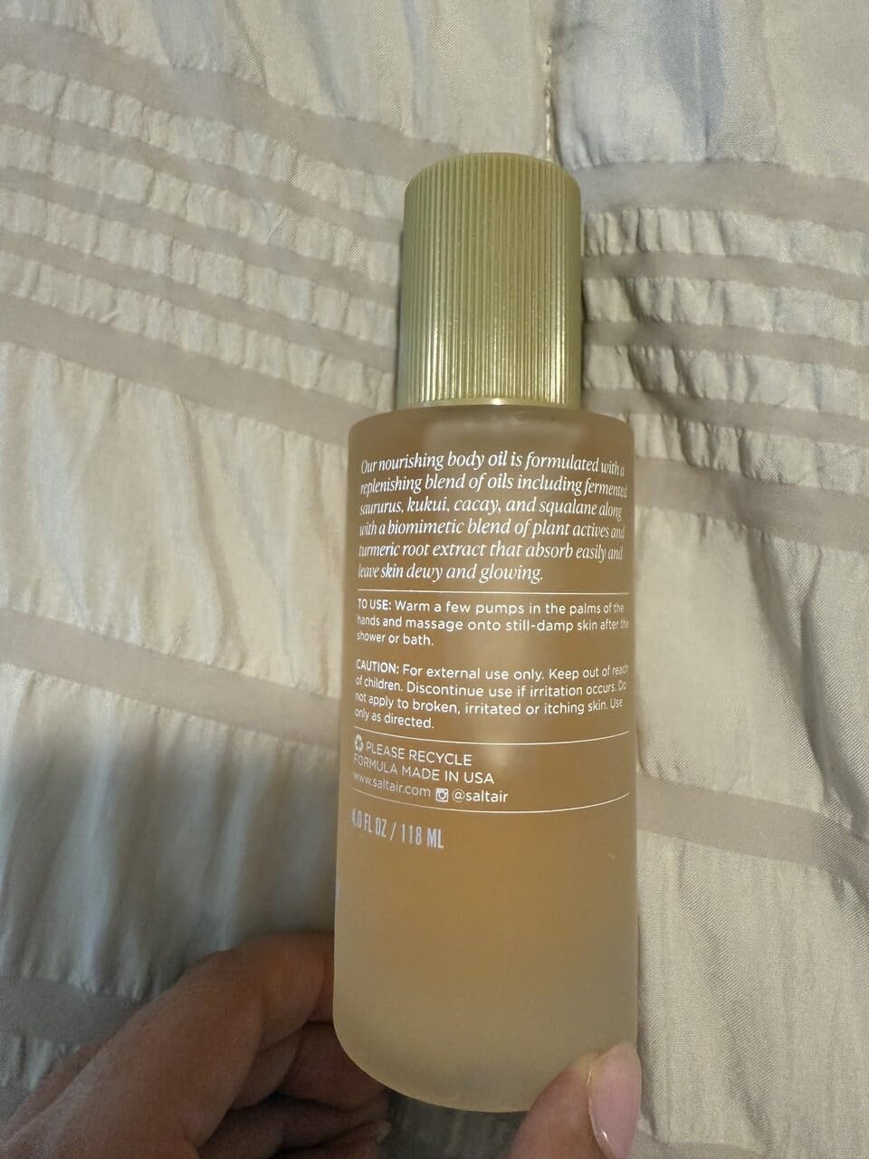 Saltair huile corporelle peaux sensibles: formulation douce adaptée aux peaux sensibles.