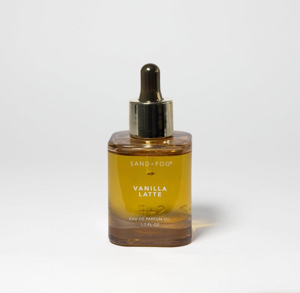 Sand + Fog Vanilla Latte Oil dropper enables precise daily applications.