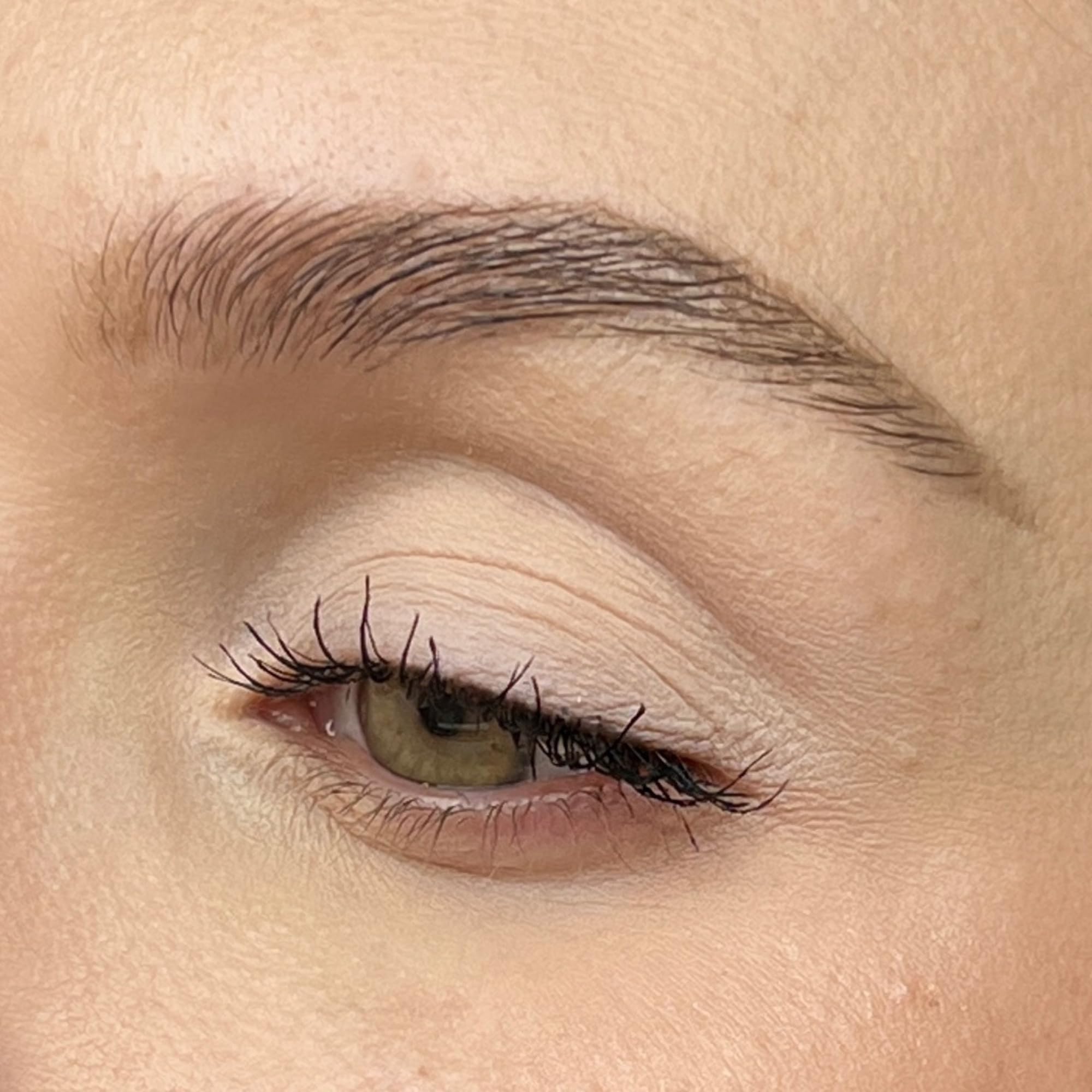 Sandstone Scandinavia Packaging image shows allergy-tested and vegan-friendly makeup.