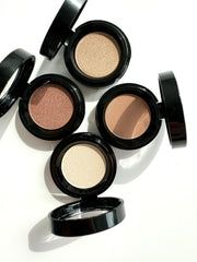 Sandstone Scandinavia Eyeshadow shimmer closeup highlighting luxurious sheen