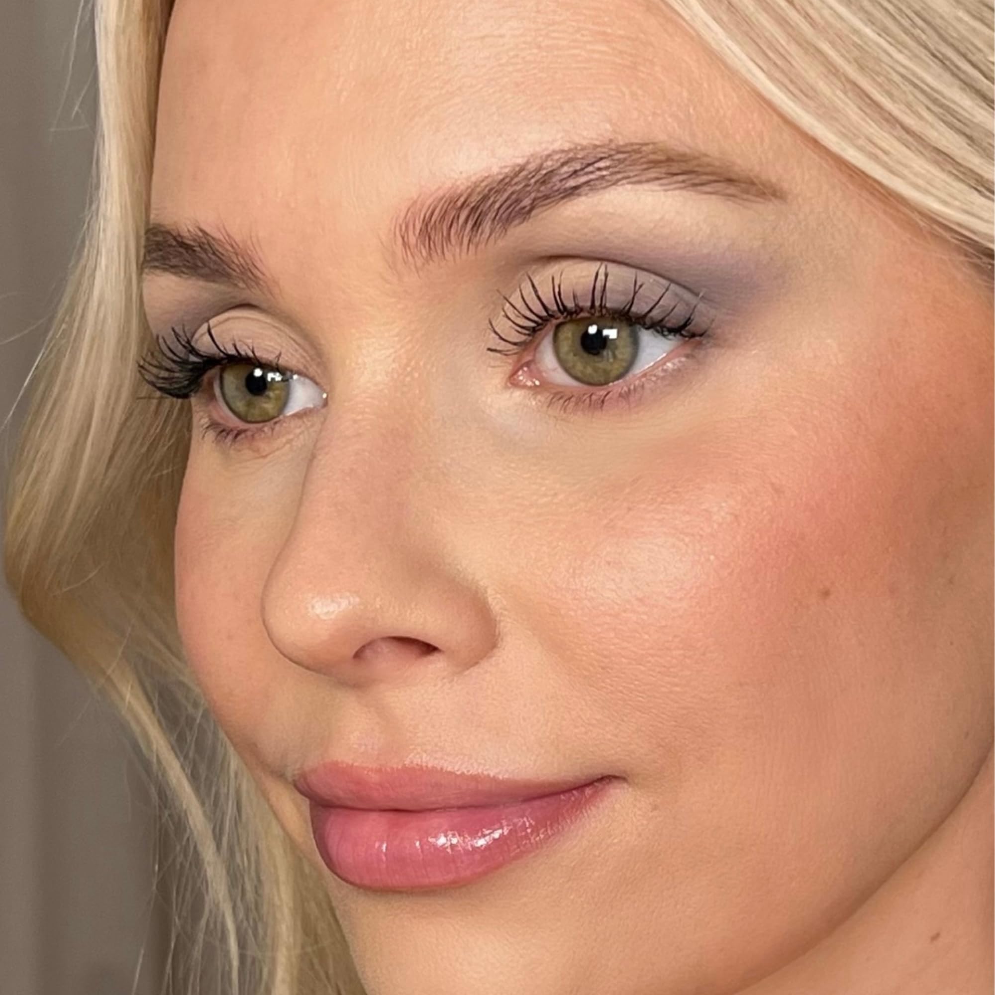 Sandstone Scandinavia Matte Grey Eyeshadow texture close-up shows a smooth blend.