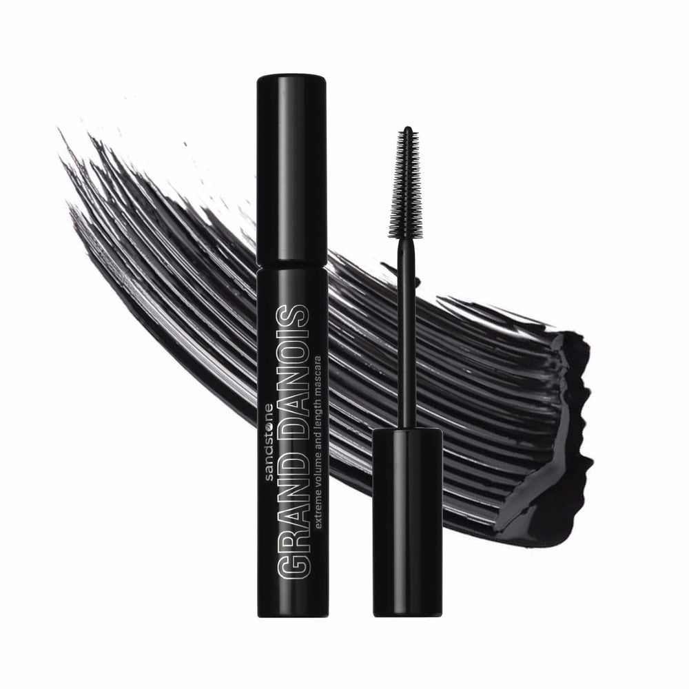 Sandstone Scandinavia mascara shows sweat-proof performance during activity