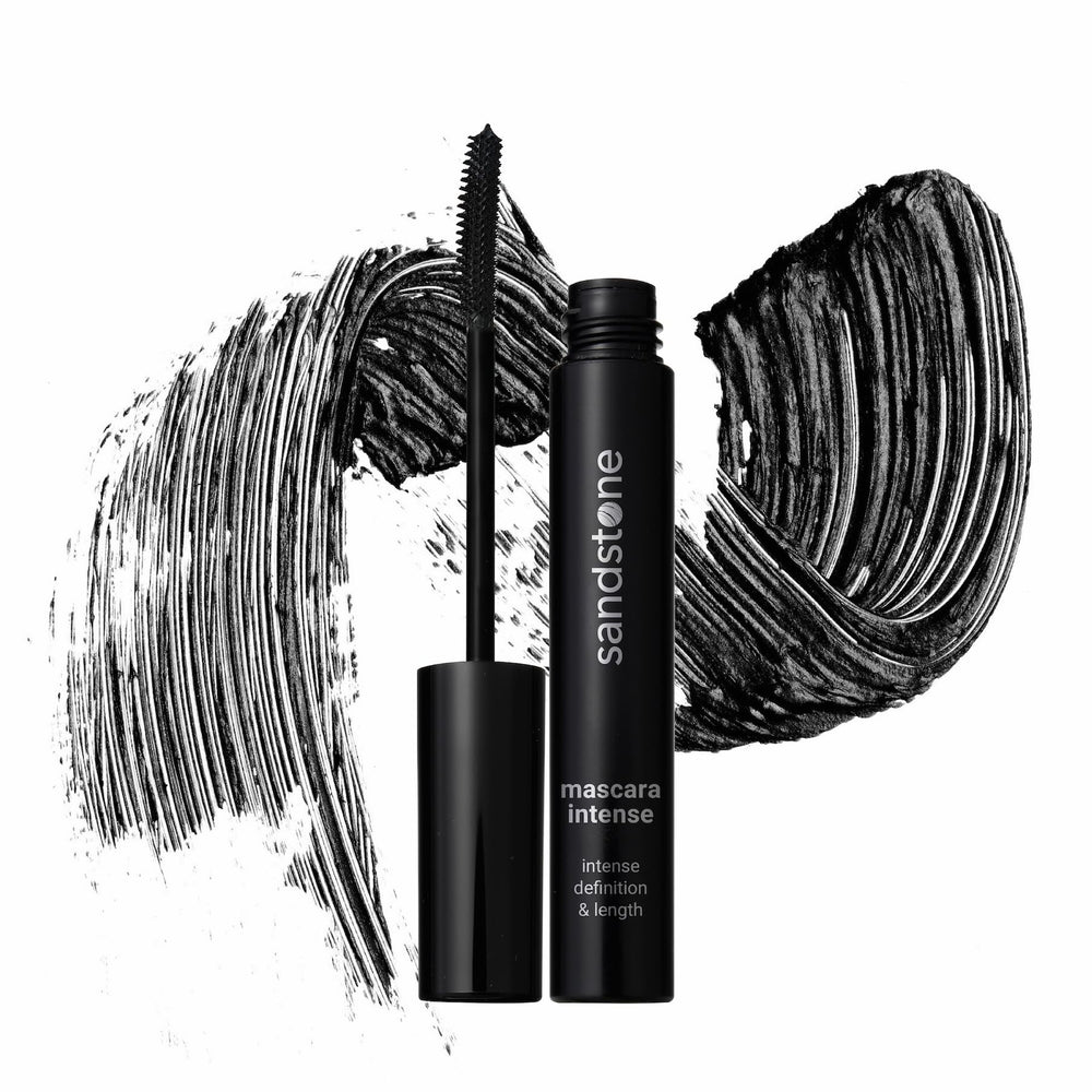 Sandstone Scandinavia mascara remains intact during workouts and outdoor activity.
