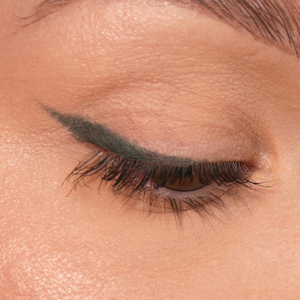 Sandstone Scandinavia smudge-proof formula highlighted with bold colour for all-day wear.
