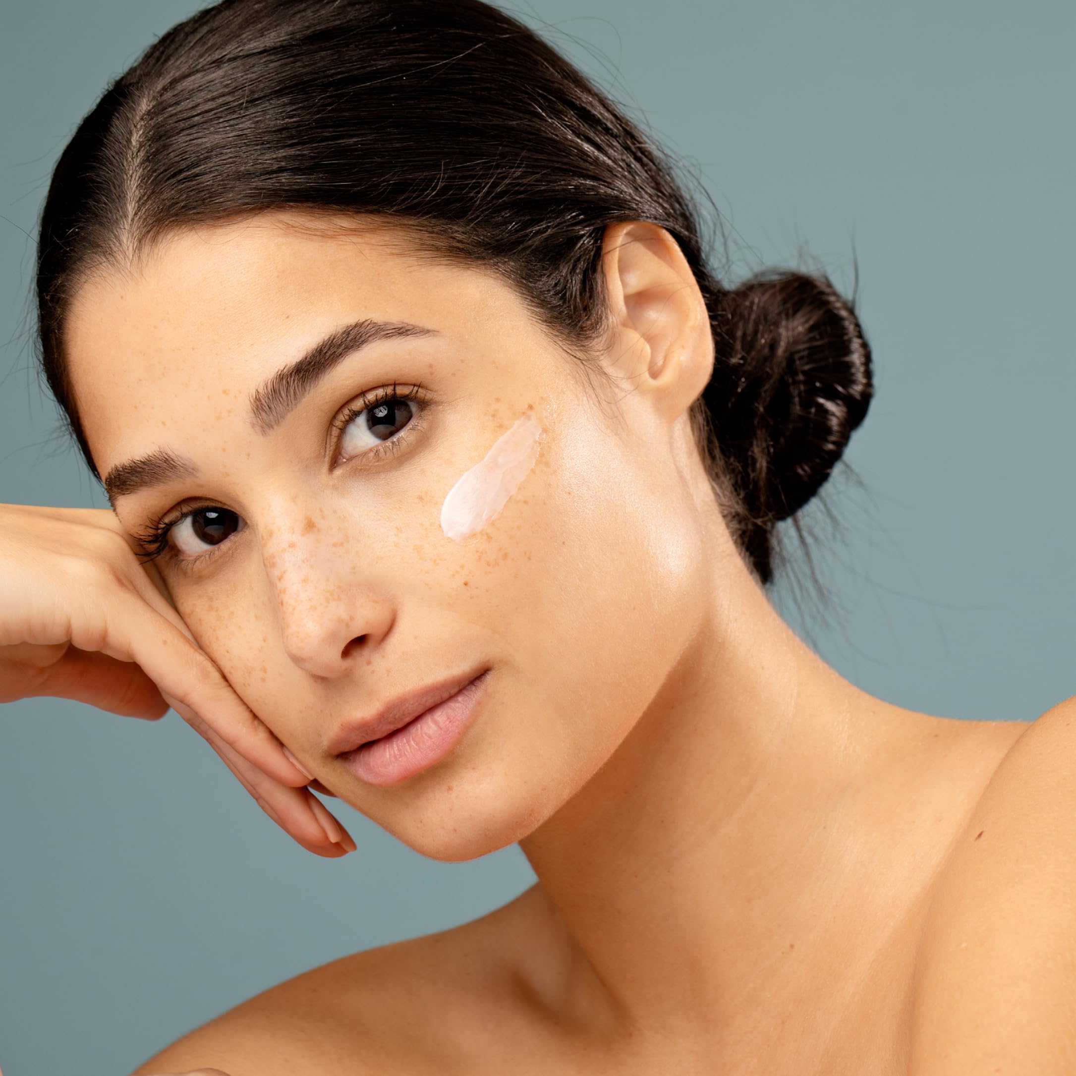 Santo Remedio Ceramide Complex symbol, emphasizing skin barrier support.