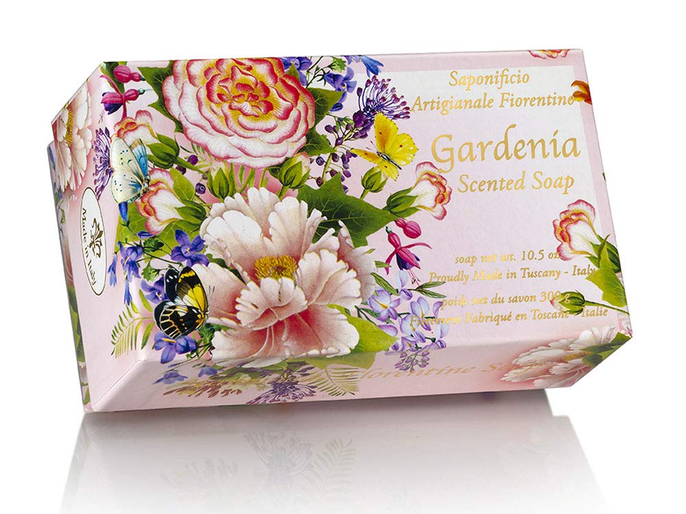 Saponificio Artigianale Fiorentino gardenia soap lather close-up for moisturizing cleansing.