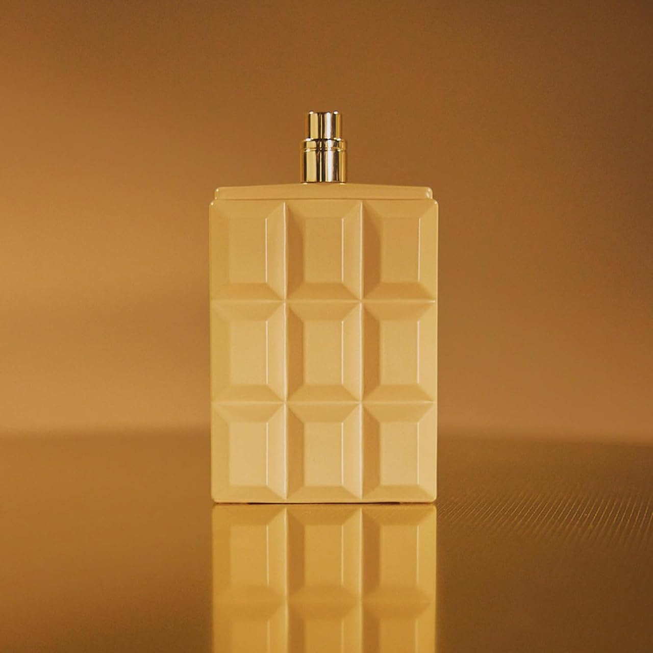 SCENT BEAUTY Sabrina Carpenter packaging highlights a chic design for vanity display.