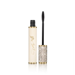 SCENT BEAUTY Dolly eye pencil Black delivers smooth, rich matte definition