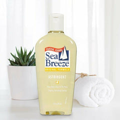 Sea Breeze Astringent Original application on cotton pad for clean pores.