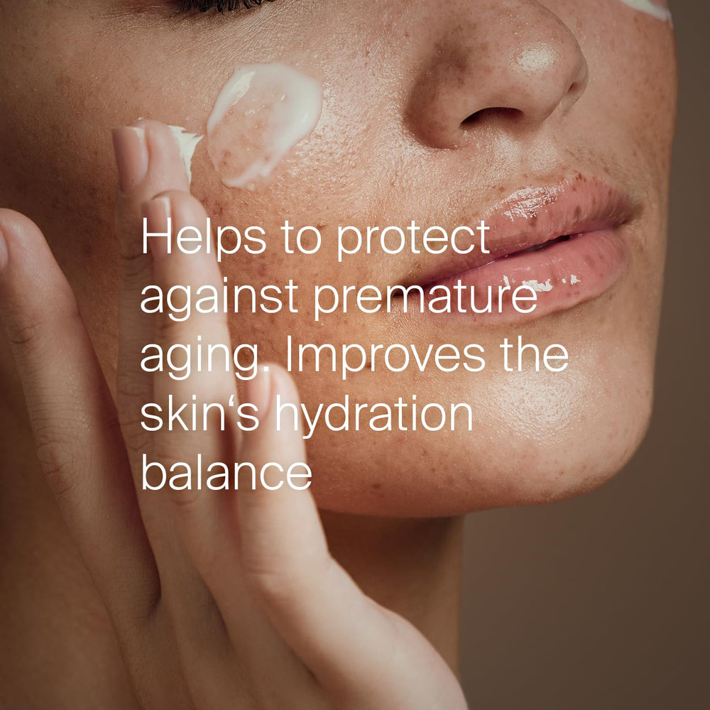 Vitamin E enriched SEBAMED formula supporting skin resilience and gentle care.